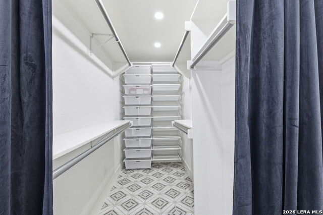 Image 29 of 60 For 28 Byron  