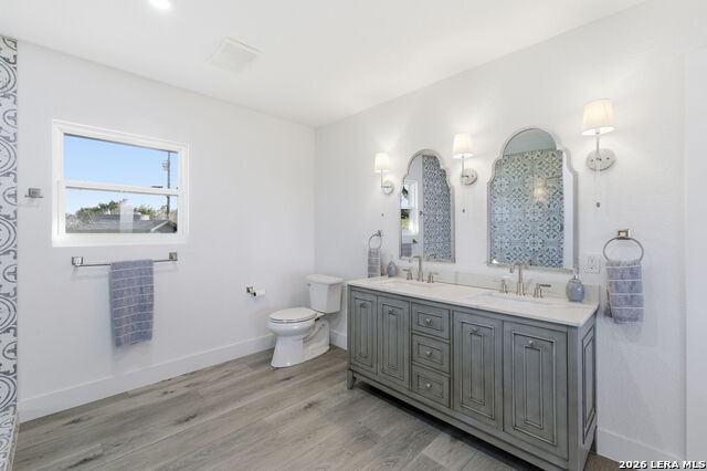 Image 34 of 60 For 28 Byron  