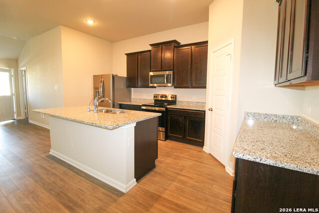 Image 16 of 39 For 7043 Diamond Valley