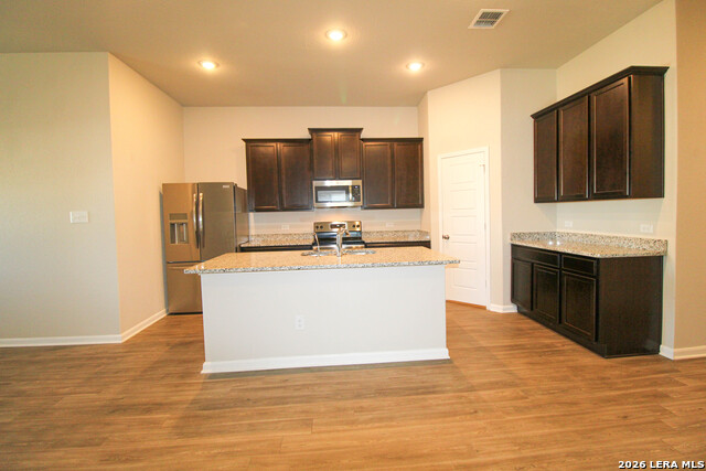 Image 17 of 39 For 7043 Diamond Valley