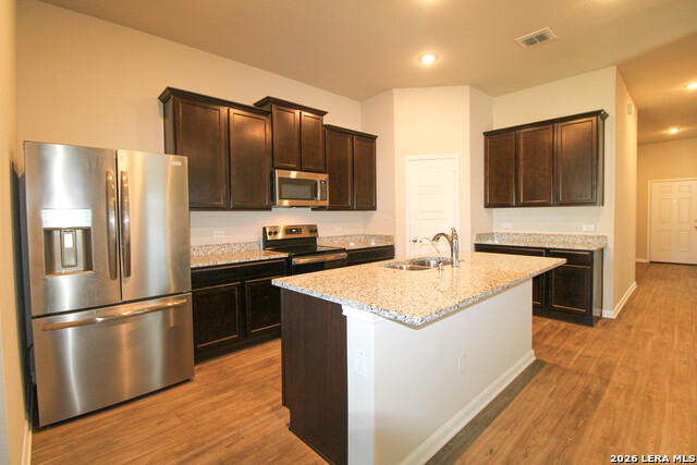 Image 18 of 39 For 7043 Diamond Valley