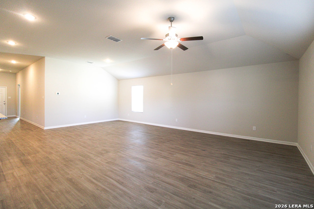 Image 26 of 39 For 7043 Diamond Valley