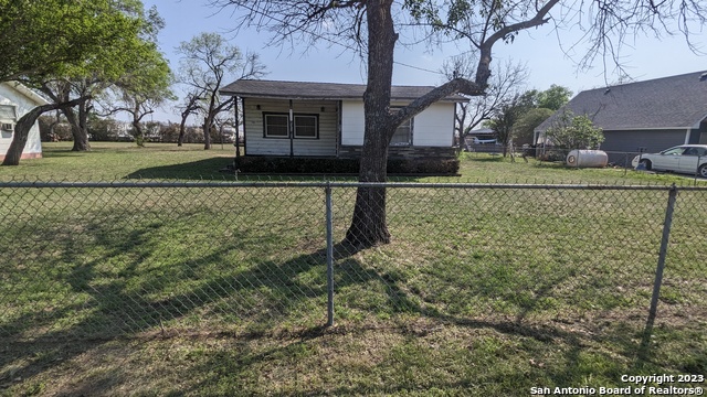 Image 2 of 7 For 4918 Alma  