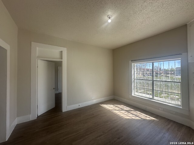 Image 3 of 10 For 1209 El Paso St