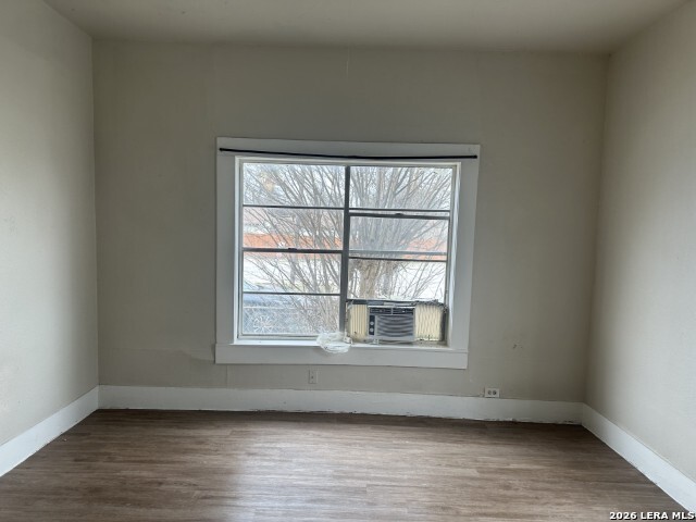 Image 9 of 10 For 1209 El Paso St