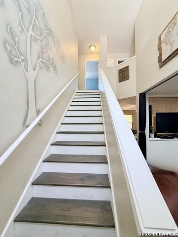 Listing photo id 3 for 13916 Randalstone