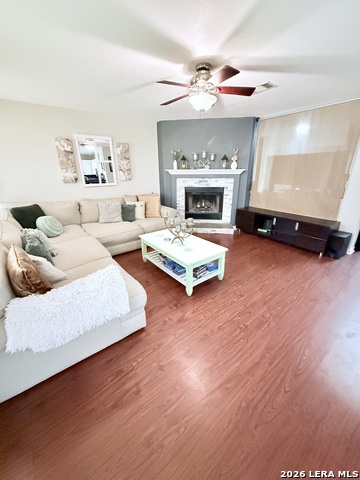 Listing photo id 5 for 13916 Randalstone