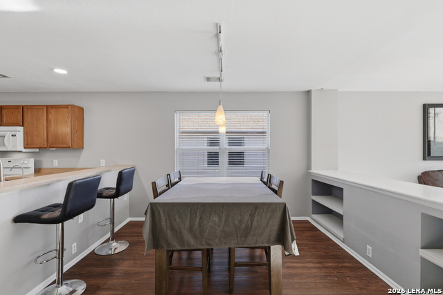 Listing photo id 10 for 10003 Buescher