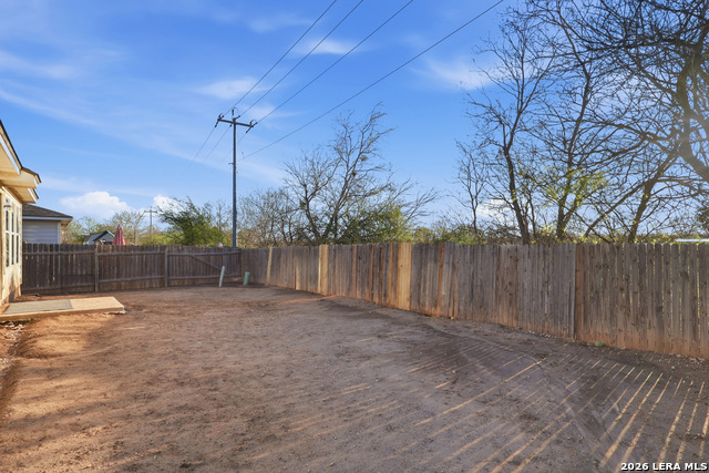 Listing photo id 33 for 10003 Buescher