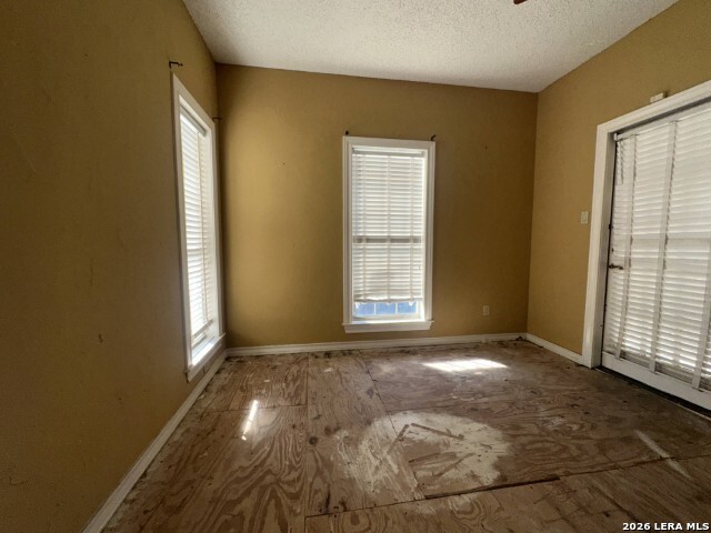 Image 13 of 18 For 6823 Brave Way