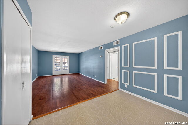 Image 13 of 27 For 6718 Callaghan Rd  315