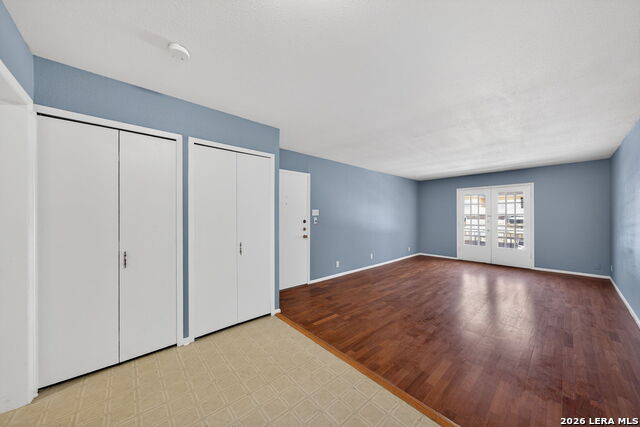 Image 16 of 27 For 6718 Callaghan Rd  315