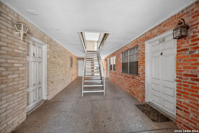 Image 3 of 27 For 6718 Callaghan Rd  315