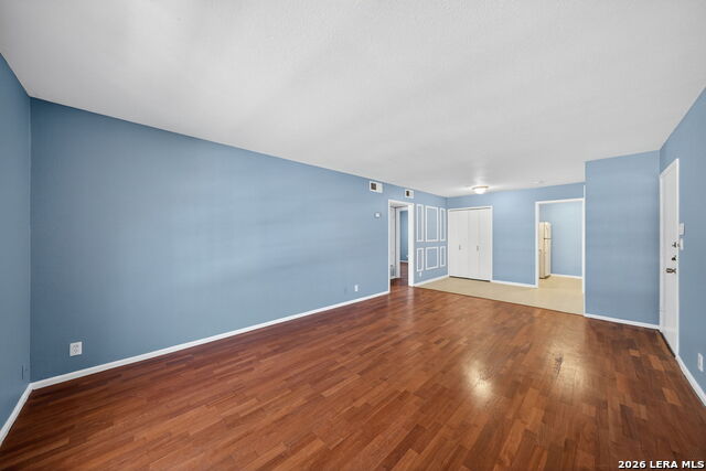 Image 5 of 27 For 6718 Callaghan Rd  315