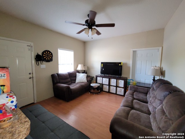 Image 13 of 30 For 10911 Baltic