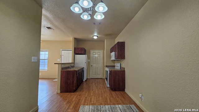 Image 19 of 30 For 10911 Baltic