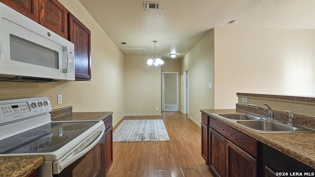 Image 22 of 30 For 10911 Baltic