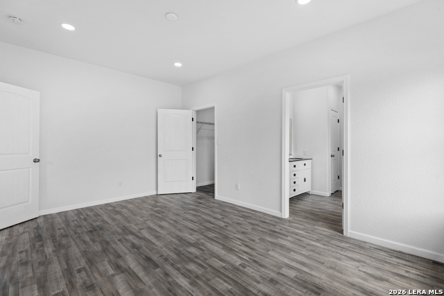 Image 17 of 36 For 1234 Clearcreek Dr.