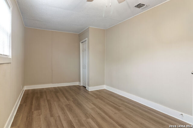 Image 11 of 16 For 8219 Glen Lark