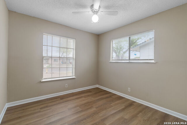 Image 13 of 16 For 8219 Glen Lark