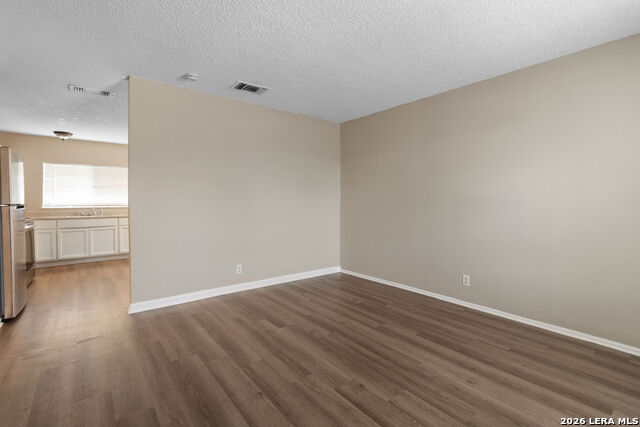 Image 6 of 16 For 8219 Glen Lark