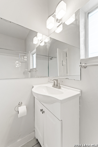 Image 18 of 31 For 135 Panama  