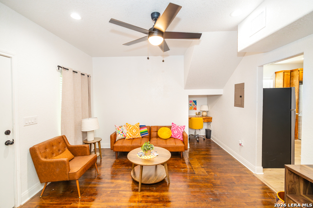 Image 2 of 15 For 321 Andrews  