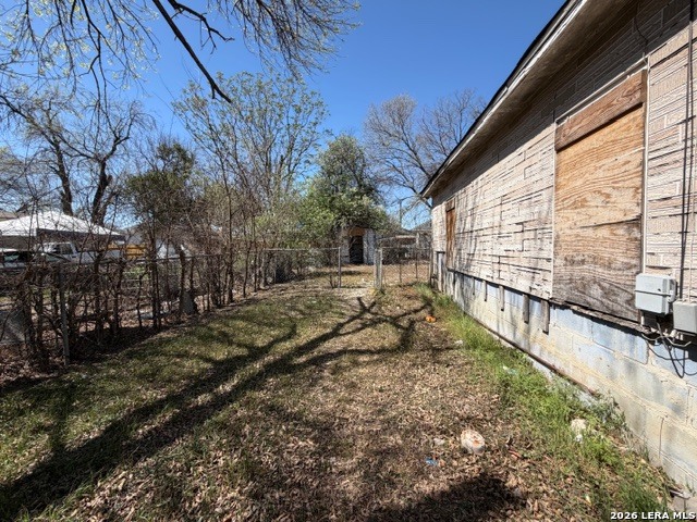 Image 3 of 5 For 813 San Augustine Ave S