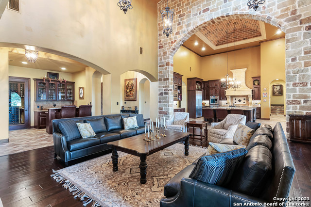 Listing photo id 9 for 189 Shimmering Shore Ct