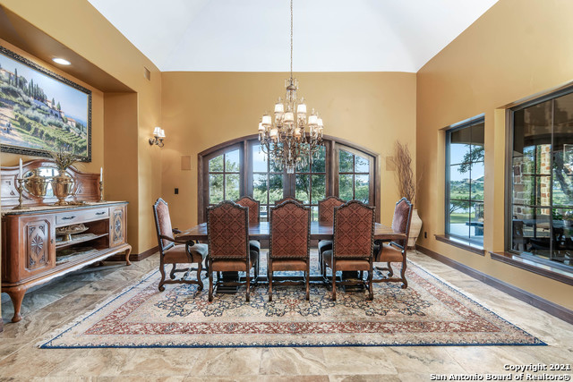 Listing photo id 14 for 189 Shimmering Shore Ct