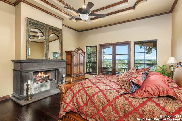 Listing photo id 19 for 189 Shimmering Shore Ct