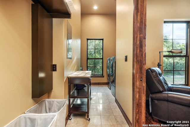 Listing photo id 23 for 189 Shimmering Shore Ct