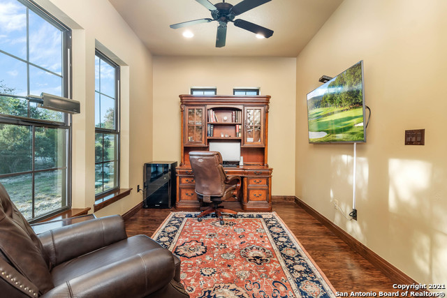 Listing photo id 24 for 189 Shimmering Shore Ct