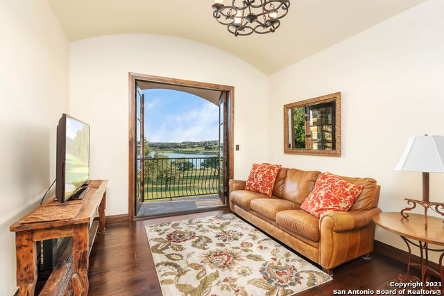 Listing photo id 29 for 189 Shimmering Shore Ct