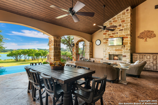 Listing photo id 33 for 189 Shimmering Shore Ct
