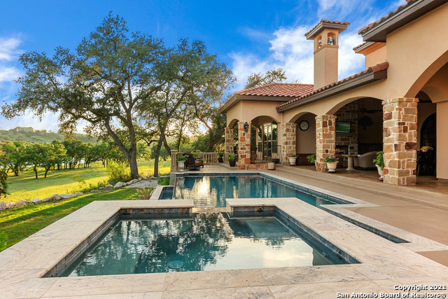 Listing photo id 36 for 189 Shimmering Shore Ct