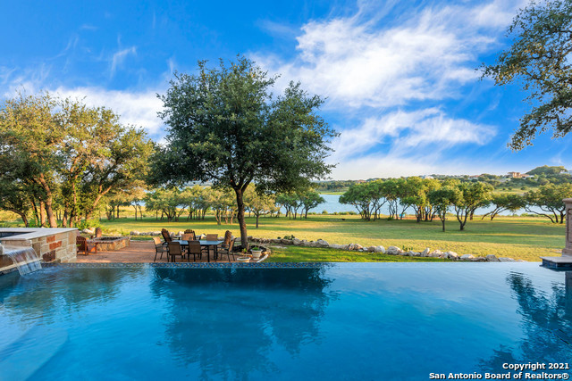 Listing photo id 39 for 189 Shimmering Shore Ct