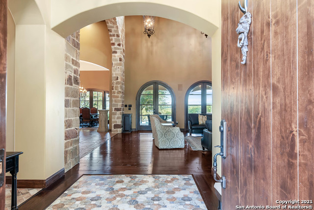 Listing photo id 4 for 189 Shimmering Shore Ct