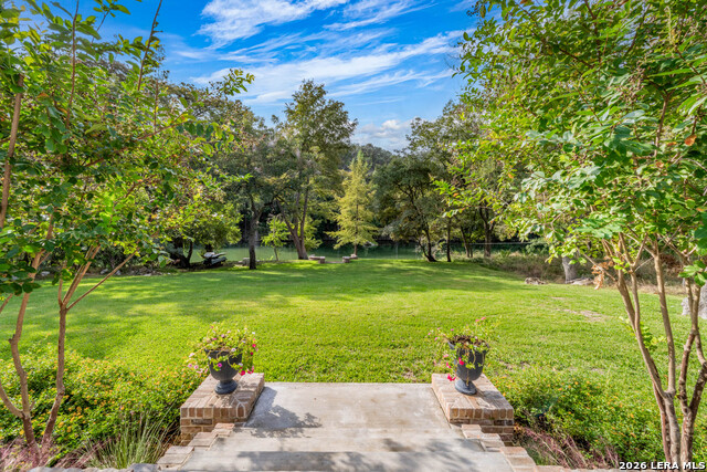 Listing photo id 45 for 1755 Riada  