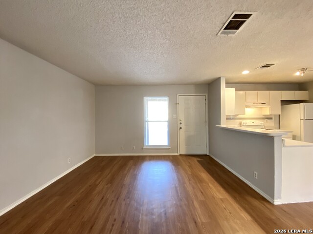 Image 11 of 28 For 5225 Meadow Field  1