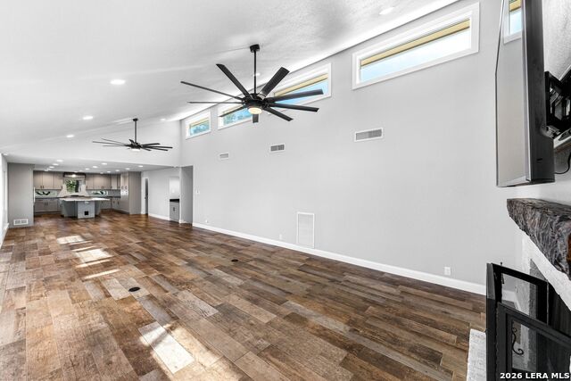 Image 16 of 86 For 29274 Seabiscuit Dr