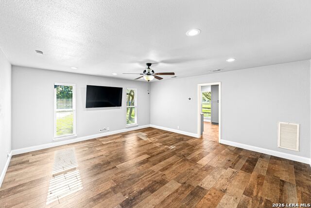 Image 32 of 86 For 29274 Seabiscuit Dr