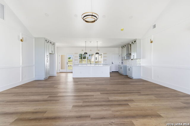 Image 10 of 42 For 340 Spring Creek