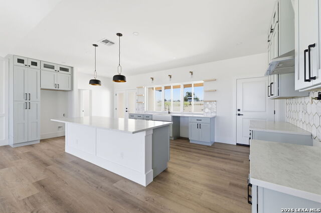 Image 12 of 42 For 340 Spring Creek