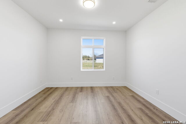 Image 20 of 42 For 340 Spring Creek