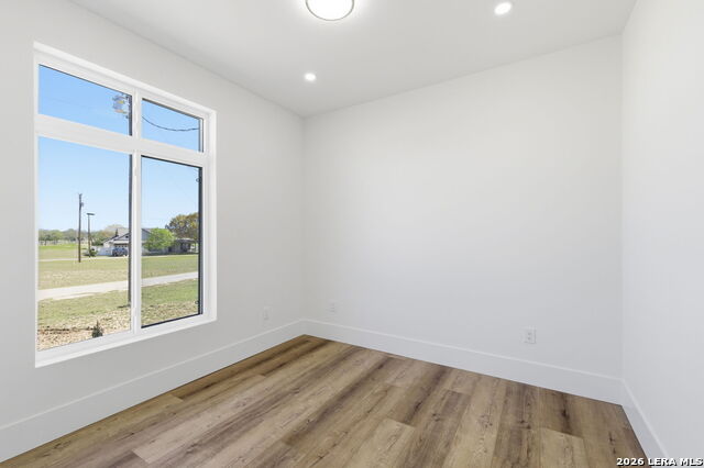 Image 27 of 42 For 340 Spring Creek