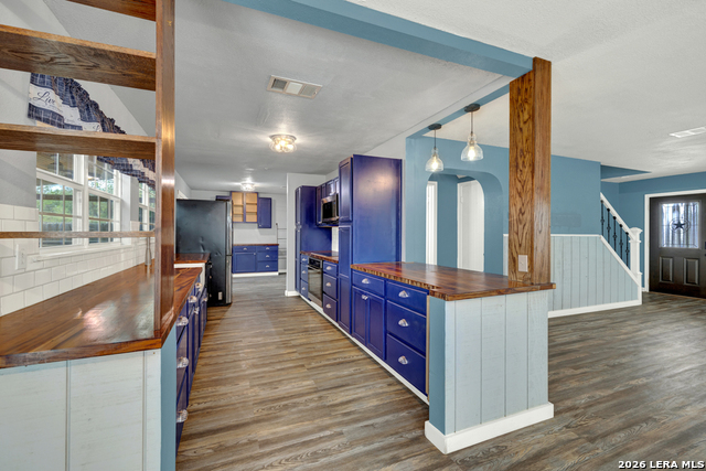 Image 10 of 33 For 465 Twin Point