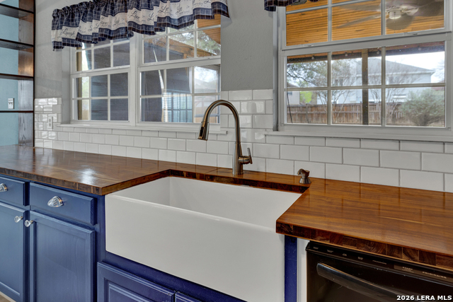 Image 11 of 33 For 465 Twin Point