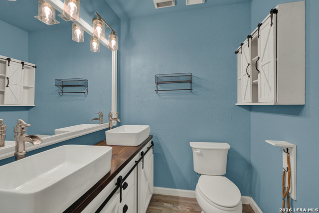 Image 16 of 33 For 465 Twin Point