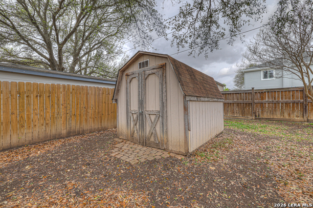 Image 31 of 33 For 465 Twin Point